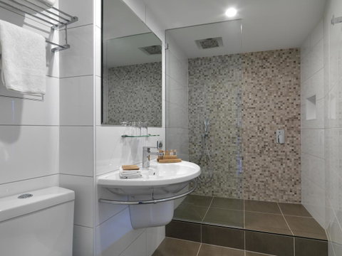 Hotel Grand Chancellor Melbourne - Holiday Byron Bay 6