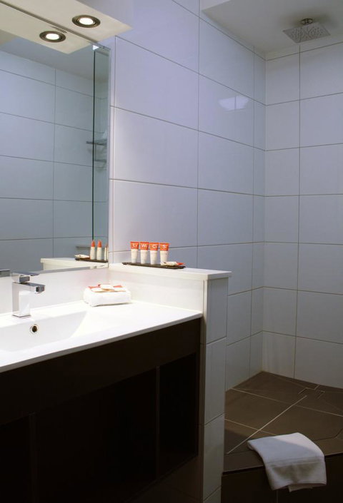 Hotel Grand Chancellor Melbourne - Holiday Byron Bay 10