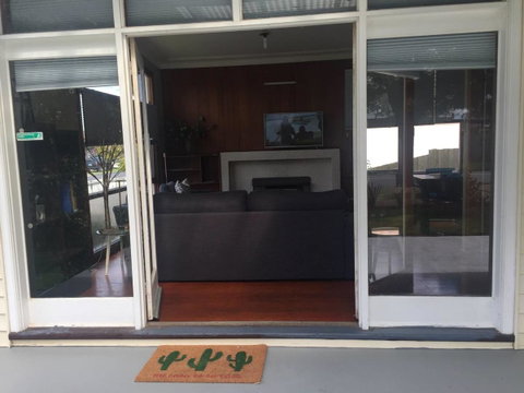 Growse House Yarram 3BR - Holiday Byron Bay 5
