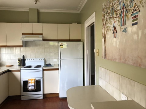 Growse House Yarram 3BR - Holiday Byron Bay 8