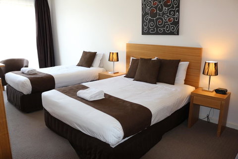 Bairnsdale International - Holiday Byron Bay 12