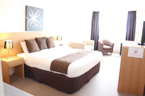 Bairnsdale International - Holiday Byron Bay 10