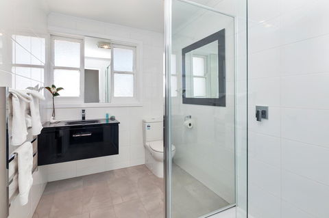 Lake Wendouree Luxury Apartments - Holiday Byron Bay 13