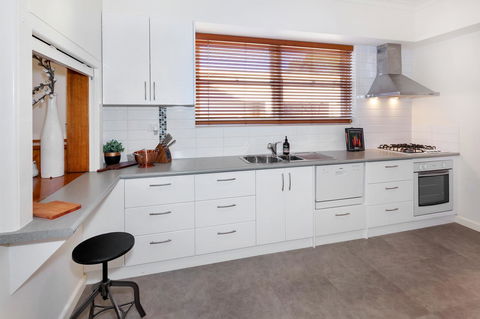 Lake Wendouree Luxury Apartments - Holiday Byron Bay 16