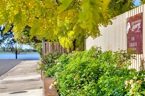 Lake Wendouree Luxury Apartments - Holiday Byron Bay 9