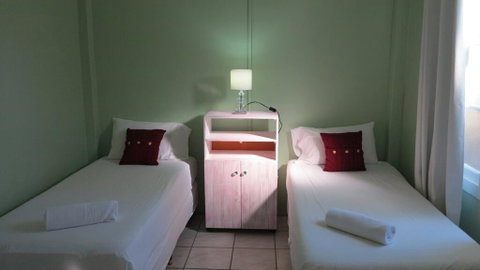 The Captain's Manor On Cook Unit 9 - Holiday Byron Bay 1