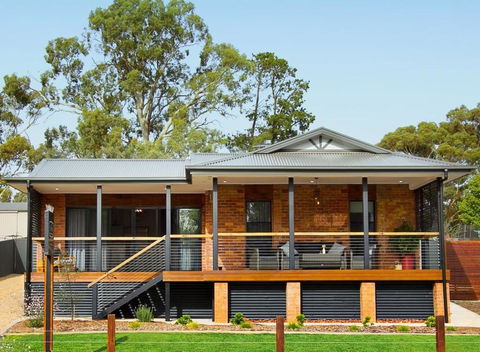 The Clyde Greenock - Holiday Byron Bay 2