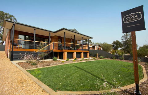 The Clyde Greenock - Holiday Byron Bay 1