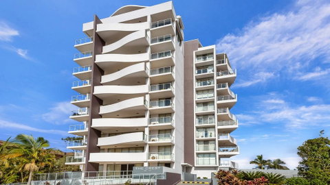 The Crest 201 - Forster CBD! - Holiday Byron Bay 0