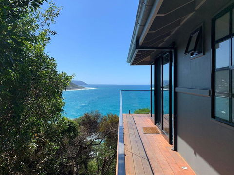 THE DECK HOUSE - A WYE RIVER ICON - Holiday Byron Bay 3