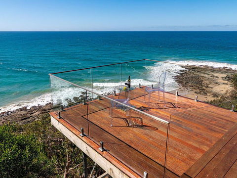 THE DECK HOUSE - A WYE RIVER ICON - Holiday Byron Bay 1