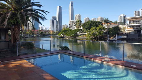The Emerald Surfers Paradise - Holiday Byron Bay 0