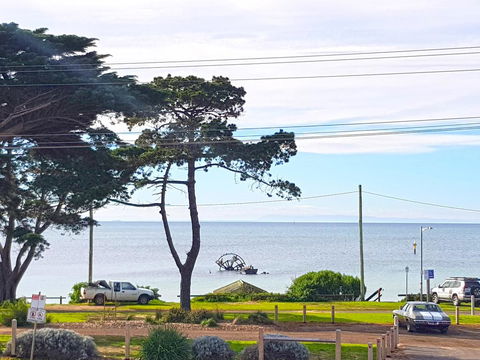 The Esplanade Holiday Home - Holiday Byron Bay 0