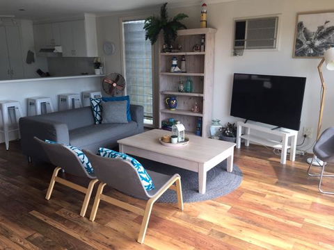 The Esplanade Holiday Home - Holiday Byron Bay 1