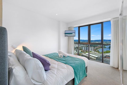 The Eureka Gold Coast Residence On Broadbeach - Holiday Byron Bay 1