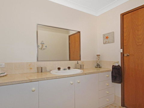 The Heights - Home Style Comforts - Holiday Byron Bay 3