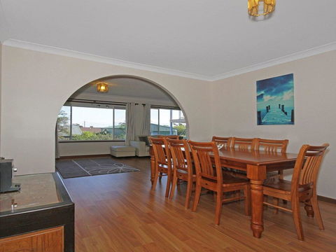 The Heights - Home Style Comforts - Holiday Byron Bay 1