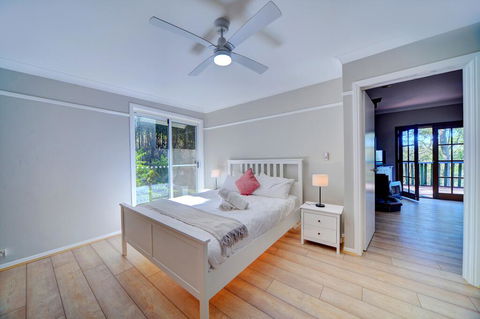 The Hillside Cottage - Holiday Byron Bay 3