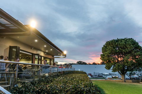 The Huskisson - Holiday Byron Bay 0