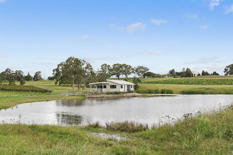 The Lake House @ 201 - Holiday Byron Bay 1