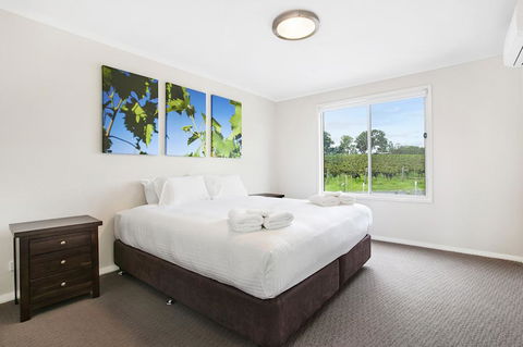 The Lake House @ 201 - Holiday Byron Bay 2