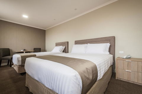 The Lighthouse Hotel - Holiday Byron Bay 3