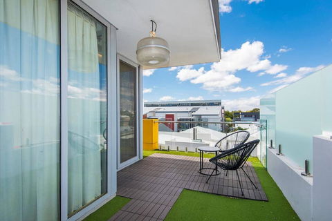The Nest - Trendy Studio Close To Centre With Roof Terrace - Holiday Byron Bay 1