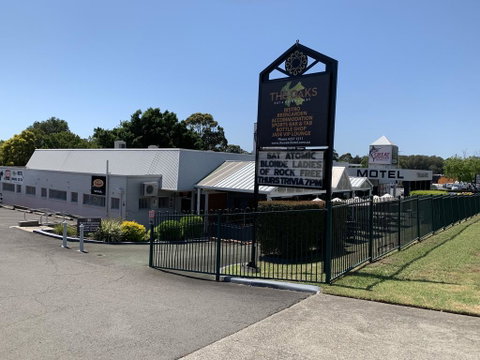The Oaks Hotel Motel - Holiday Byron Bay 0