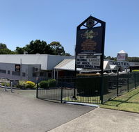 The Oaks Hotel Motel