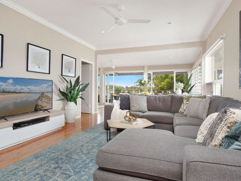 The Old Bottleshop - Waterfront, Pool Table And More - Holiday Byron Bay 3