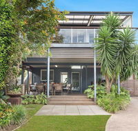 The Old Bottleshop - waterfront pool table and more - Holiday Byron Bay