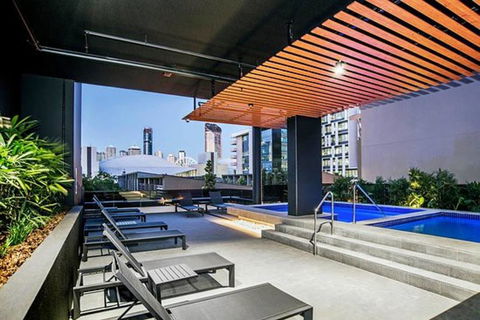 The Opulent Design APT In South Brisbane - Holiday Byron Bay 1