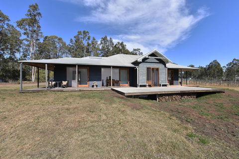 The Parson's Vineyard Retreat - Get Amongst The Vineyards In A Historic Home - Holiday Byron Bay 3