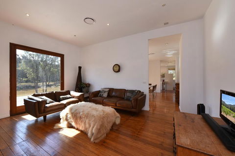 The Parson's Vineyard Retreat - Get Amongst The Vineyards In A Historic Home - Holiday Byron Bay 2