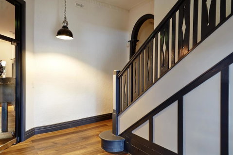 The Royal Hotel, Drouin - Holiday Byron Bay 2