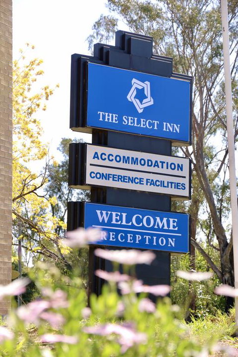 The Select Inn Penrith - Holiday Byron Bay 3