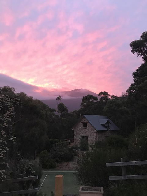 The Stone Cottage (with Tennis Court) - Holiday Byron Bay 0