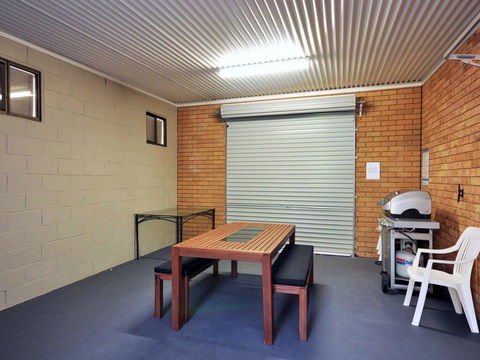 The Studio On The Lake @ Fishing Point, Lake Macquarie - Honestly Put The Line In And Catch Fish - Holiday Byron Bay 2