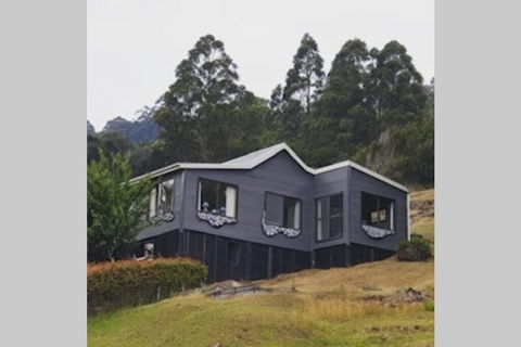 The Tin Dragon - Holiday Byron Bay 0
