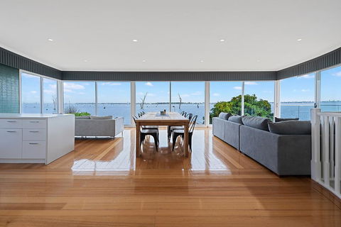 The View - Holiday Byron Bay 0