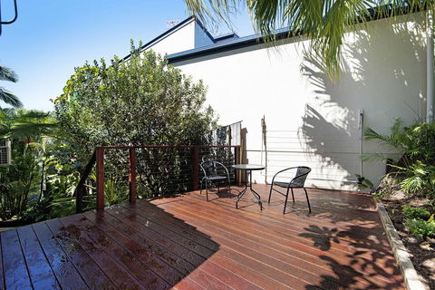 THE VIEW, TUGUN - 4 Bedrooms - Sea Views - Private Heated Pool - Holiday Byron Bay 1