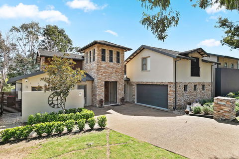 The Vintage Manor - Holiday Byron Bay 0