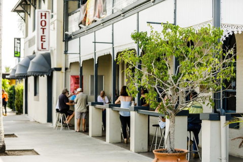 The Waterloo Bay Hotel - Holiday Byron Bay 1