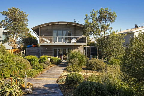The Watershed @ Culburra Beach - Holiday Byron Bay 0