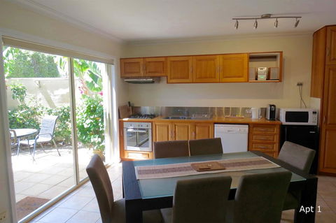 The Wave Oasis SC B&B - Holiday Byron Bay 1