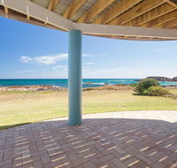 The Whale Watcher' 1/6 Birubi Lane - waterfront unit with stunning views level access - Holiday Byron Bay