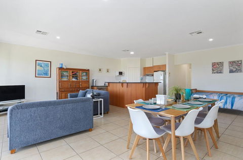 Ticky's Dream - 18 Turnberry Drive - Holiday Byron Bay 3