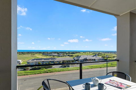 Ticky's Dream - 18 Turnberry Drive - Holiday Byron Bay 0