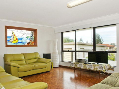 Time To Unwind - Old Style Charm - Holiday Byron Bay 3