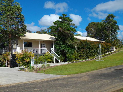 Tinaroo Sunset Retreat - Holiday Byron Bay 0